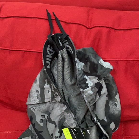 Mens NIKE CAMO TAPERED JOGGERS - Picture 6 of 7